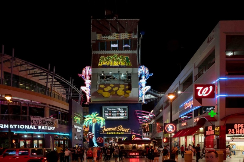 Fremont-Street-13-